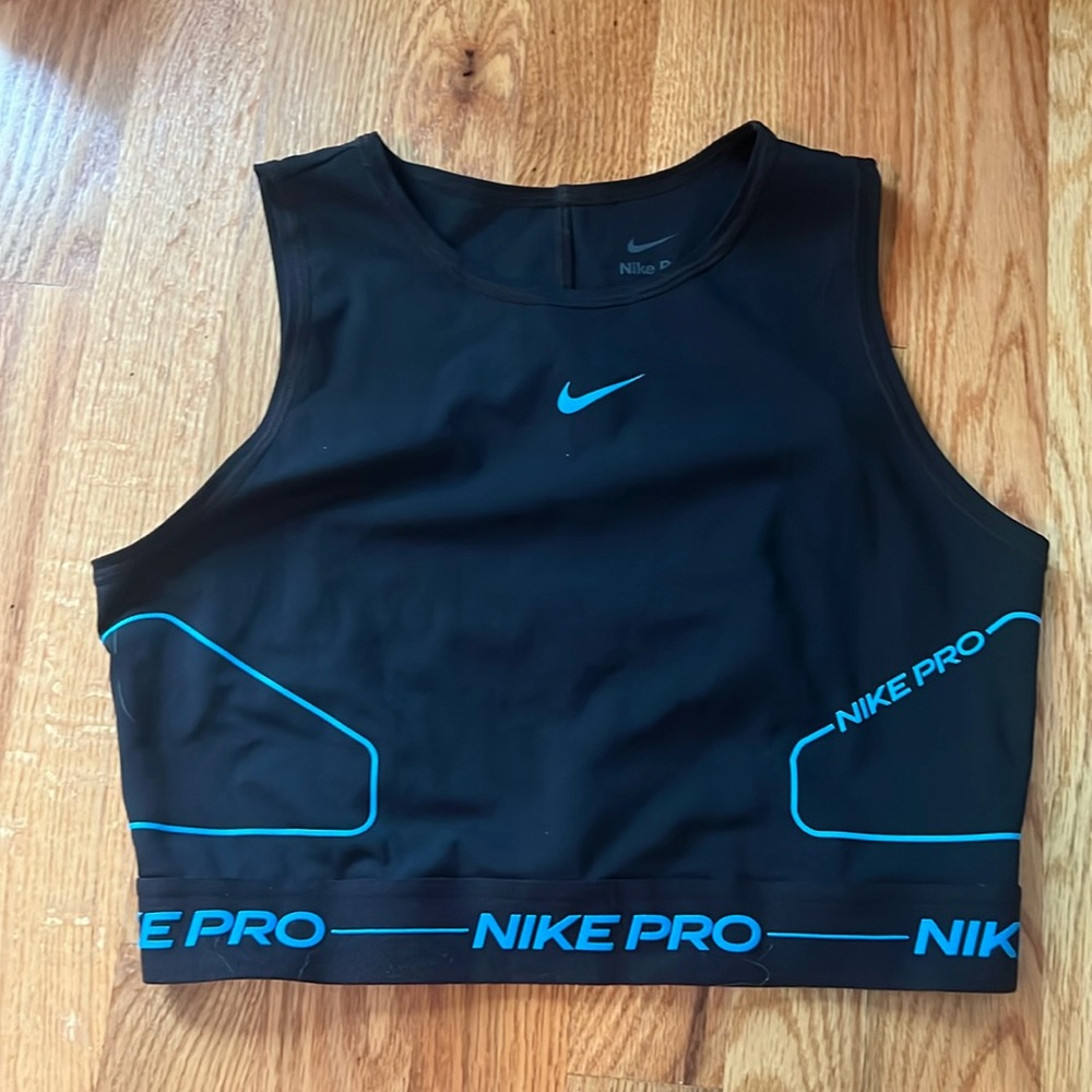 nike dri-fit crop top